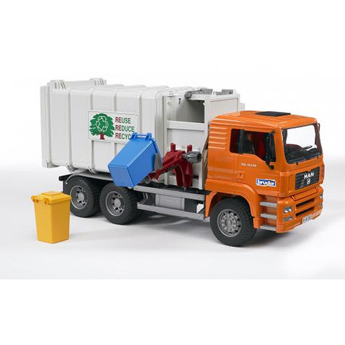BR  1:16 Man Side Loading Garbage Truck Orange 240 02761